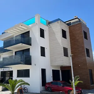 Apartament Grandpalazzo, Vir